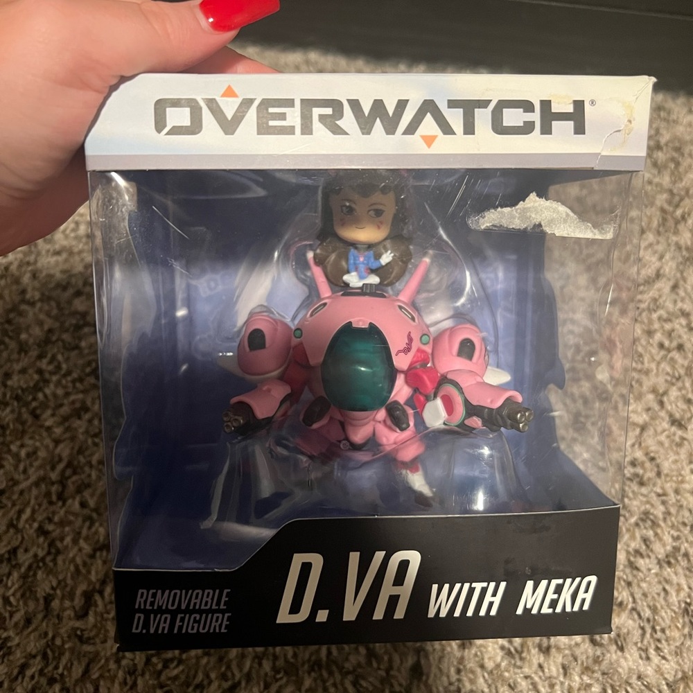 NWT OVERWATCH D.VA with meka action figure